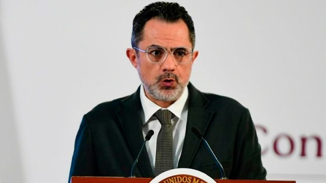 Profeco mantendrá lonas con taches en gasolineras que abusan de los precios, anuncia Iván Escalante