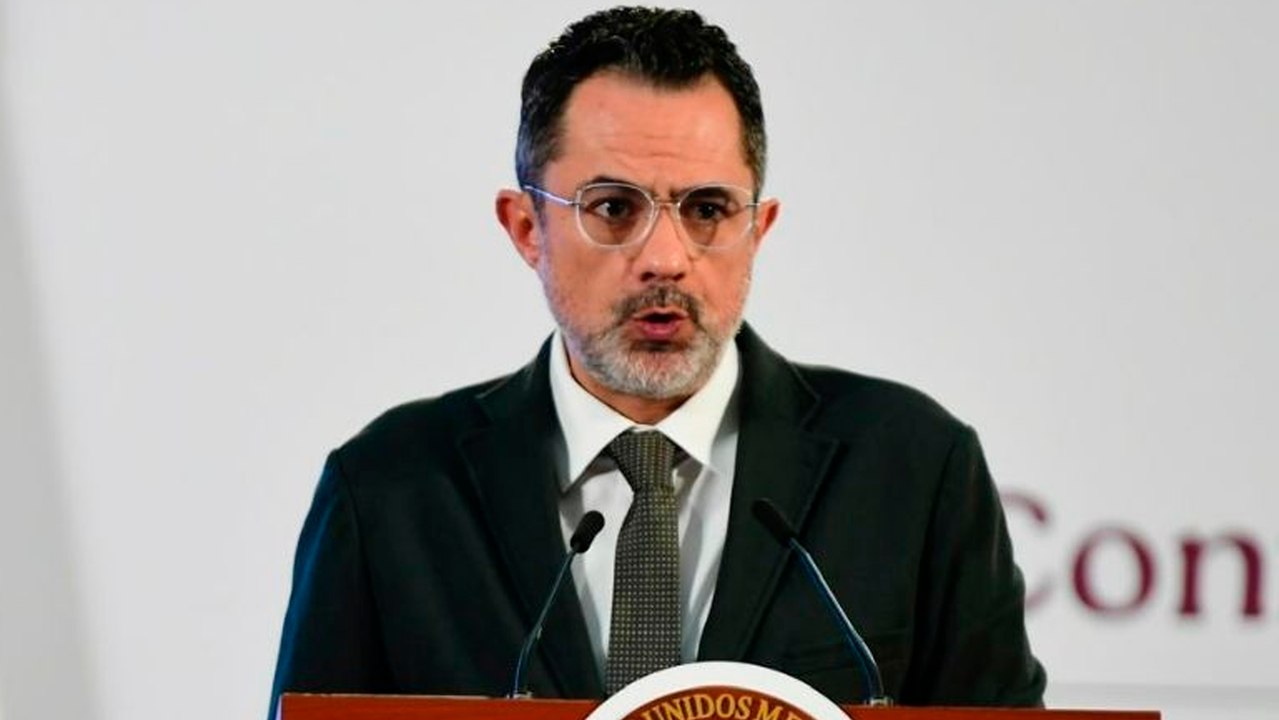 Profeco mantendrá lonas con taches en gasolineras que abusan de los precios, anuncia Iván Escalante