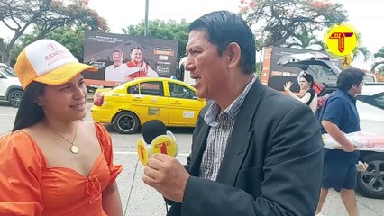 CANDIDATAS POR CENTRO DEMOCRÁTICO ACOMPAÑARON HASTA LOS EXTERIORES DE LA ECOTEC A RICARDO VANEGAS