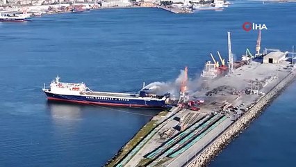 Limanda bulunan gemide yangın çıktı