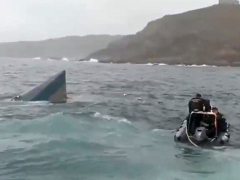 Mysteriöses Drogen-U-Boot bricht vor Spanien in zwei Teile