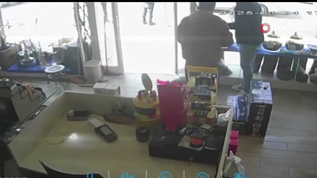 Sadaka kutusunu çalan şahıs yakalandı