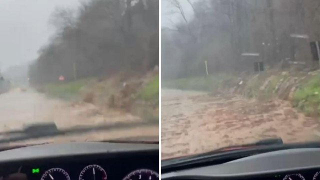 Maltempo in Toscana, Bolognese allagata: in un video gli smottamenti di fango e acqua sulla strada