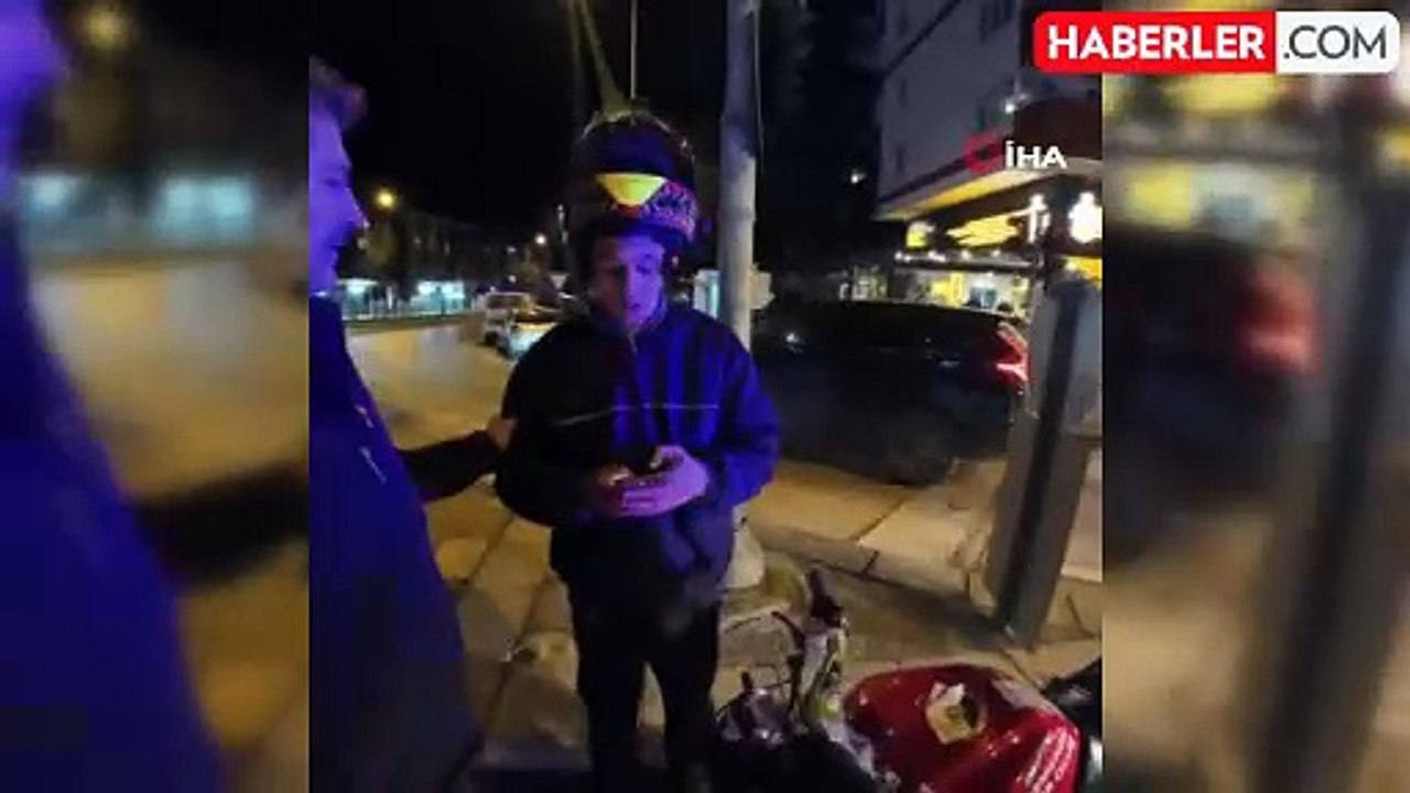 Vatandaş gibi yanaşan sivil polis, 3 motosikletli gence hayatlarının şokunu yaşattı