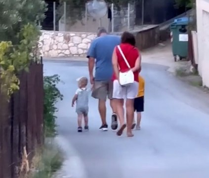 Les grands-parents : l’indispensable des parents en vacances