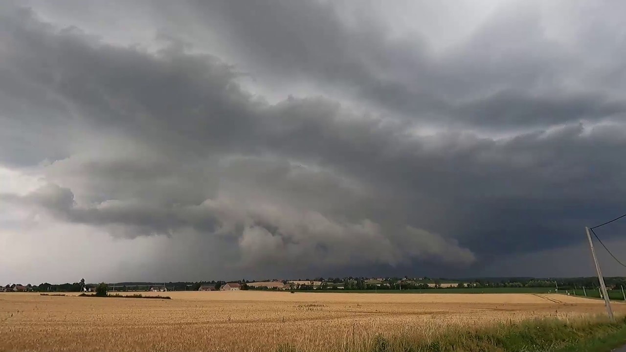 Cet énorme orage a semé le chao... (chasse aux orages)