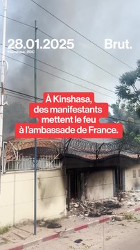 À Kinshasa, des manifestants mettent le feu à l'ambassade de France