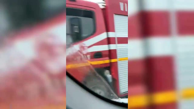 Capannoli, mezzo dei vigili del fuoco si ribalta fuori strada: le immagini dopo lo schianto