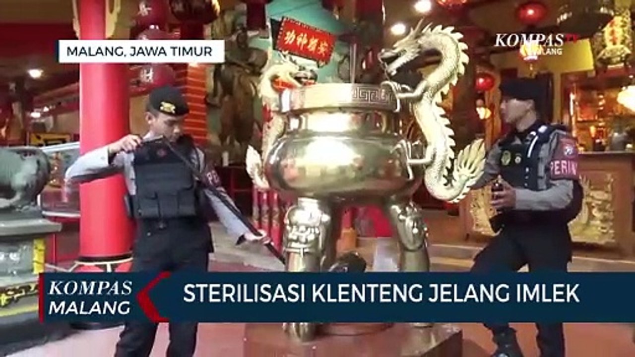 Jelang Imlek, Polisi Lakukan Sterilisasi Klenteng Eng An Kiong