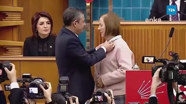 DEVA Partisi'nden istifa eden Manisa Milletvekili ve eski Bakan Selma Aliye Kavaf, CHP'ye katıldı