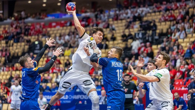 Alles andere als einfach : Trotz Costa-Brüder ins WM-Halbfinale