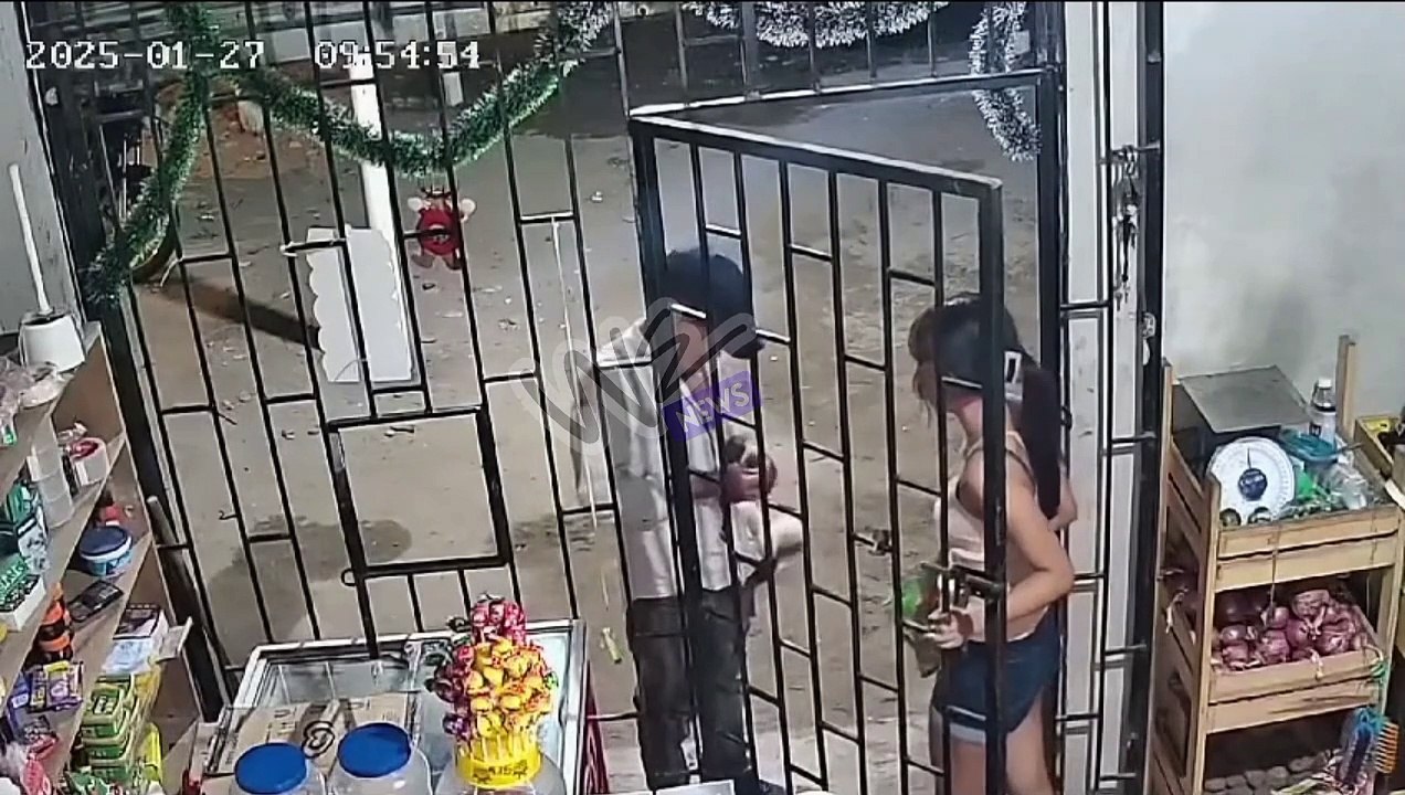 VIDEO: ¡Salió mal! Ladrones intentaron robar una tienda, pero se llevaron una ‘paliza’