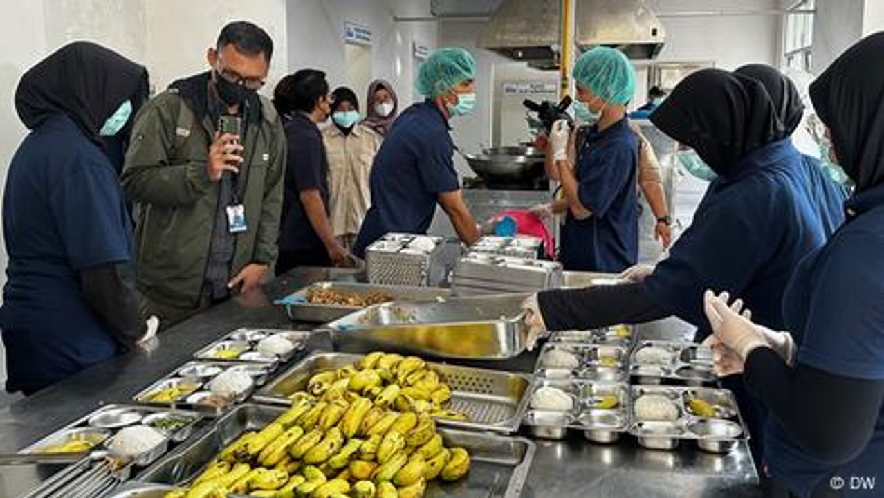 Indonesien spendiert Schulkindern kostenlose Mahlzeiten
