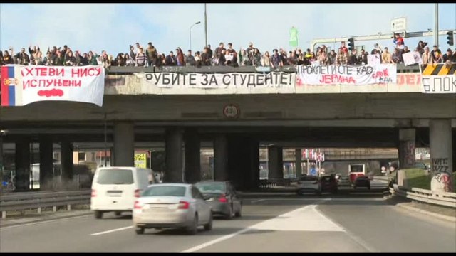 Serbia, Vucevic si dimette sotto la pressione delle manifestazioni