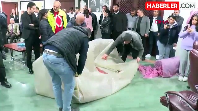 Adana'da Seyhan Belediyesi'ne haciz şoku