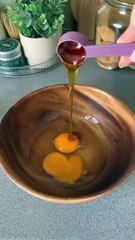 @giorgiafitfood Makes Nutella filled pancakes!