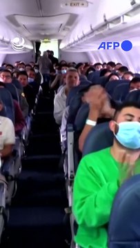 Colombianos deportados por EEUU llegan a Bogotá tras crisis con Trump