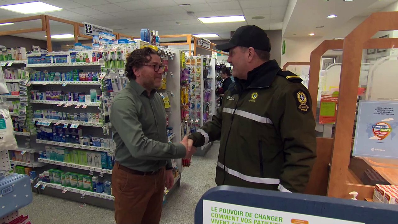 Fraudes envers les aînés : des pharmacies s'allient avec la Sûreté du Québec