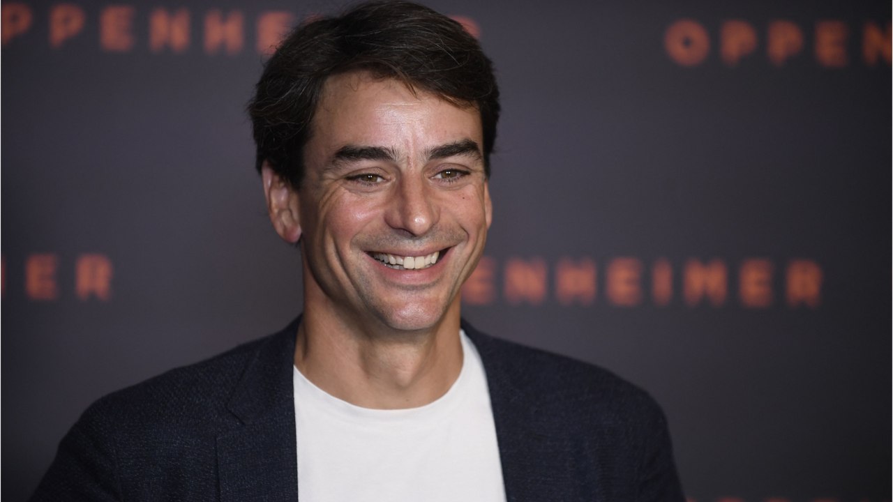 GALA VIDEO - “3 jours de dingue” : Julian Bugier assure sur les pistes, son séjour au ski en met plein les yeux !