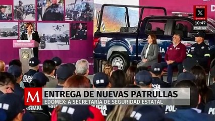 Delfina Gómez entrega patrullas de última generación a policías