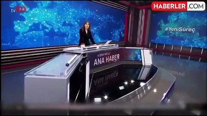 Kübra Par'ın el hareketi canlı yayına damga vurdu