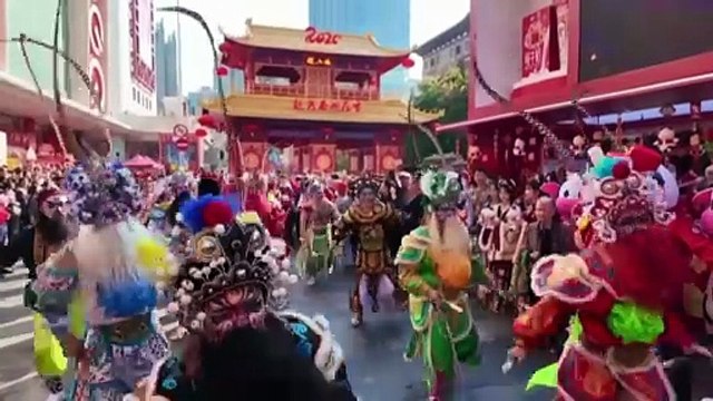 Shoppers and travellers warned of rising costs as Australian dollar tumbles amid US tariff policy uncertainty