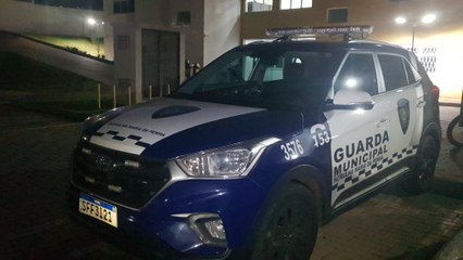 Crime de abandono de incapaz: mulher é detida após deixar pai idoso fora de casa
