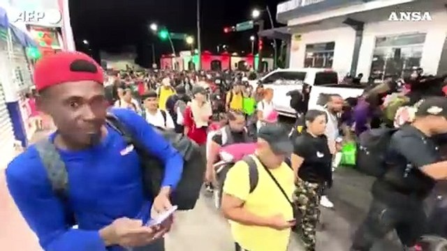 Messico, nuova carovana di migranti in cammino verso gli Usa
