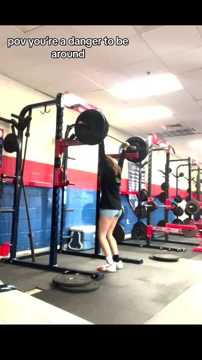 Woman's Dangerous Yet Hilarious Failed Attempts at Weightlifting
