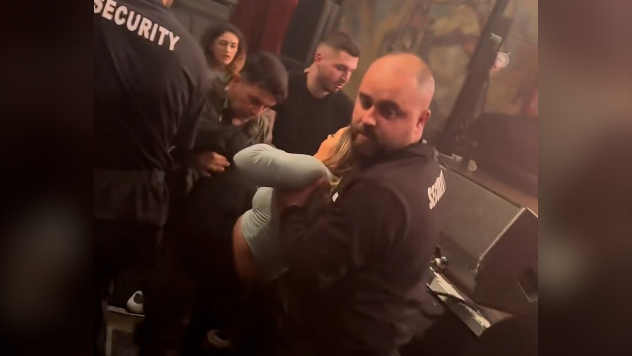 Hayranı fenalaşınca ünlü rapçi sahneden atlayıp yardıma koştu