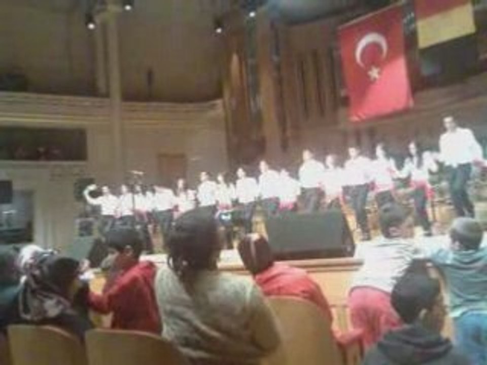 Grup halay-sak sak ellere