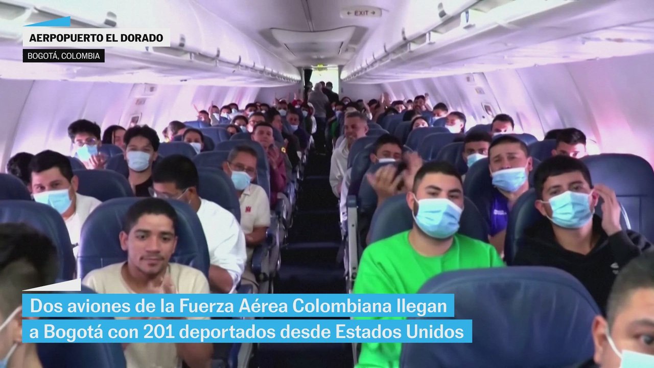 Dos aviones de la Fuerza Aérea Colombiana llegan a Bogotá con 201 deportados desde Estados Unidos