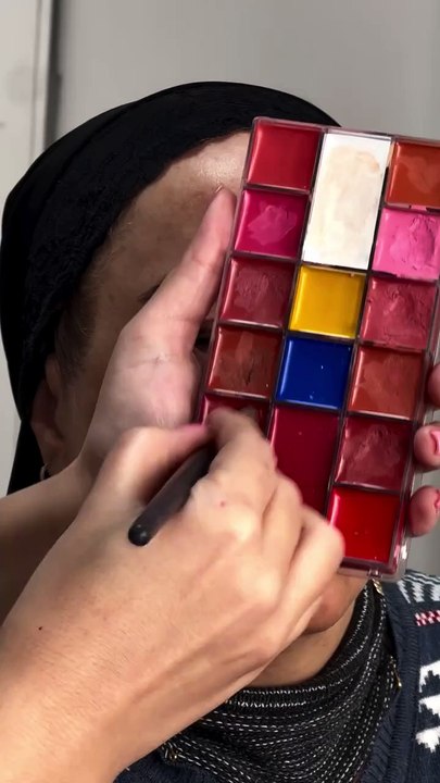Iranian makeup
