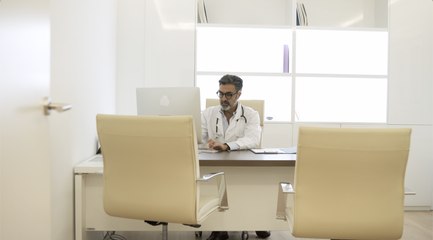 Médecins, l'Urssaf vous accompagne dans toutes vos démarches !