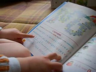 Ewan apprend les lettres