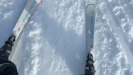 Woman shares comical fail while attempting fast-paced skiing trend