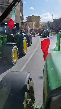 Il corteo dei trattori arriva a Chiusi Scalo