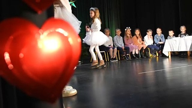 SDK Sławno - spektakl w wykonaniu milusińskich