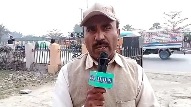 Police encounter near Lari Adda in Gujarat. Faisalabad youth arrested due to gunshot wounds. The injured youth is a dacoit. The police did not shoot him. He was injured by the firing of his partner. He was protected from the bullets of