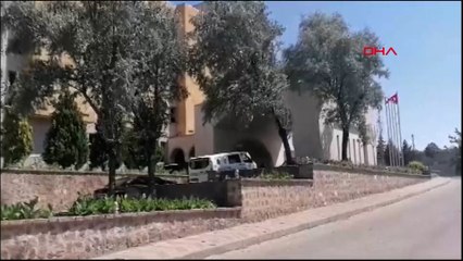 Danimarka'dan gelip, eski eşini ve kızını havuzda öldürdü