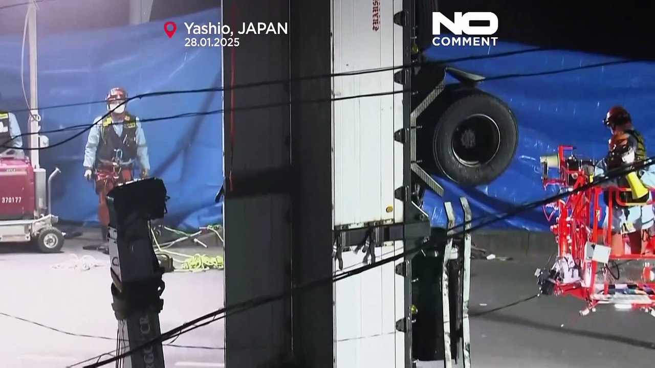 Riesenschlagloch: Lkw in Japan vom Erdboden verschluckt