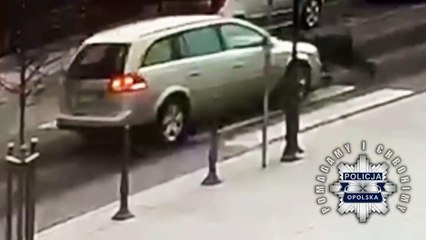 76-latka potrącona na przejściu dla pieszych
