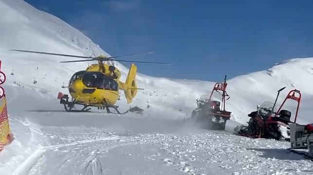 Merano, valanga sul monte Ivigna: la partenza dell?elicottero dei soccorritori