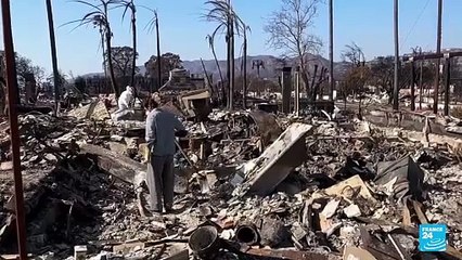 Habitantes evacuados de Los Ángeles regresan a sus hogares tras incendios forestales
