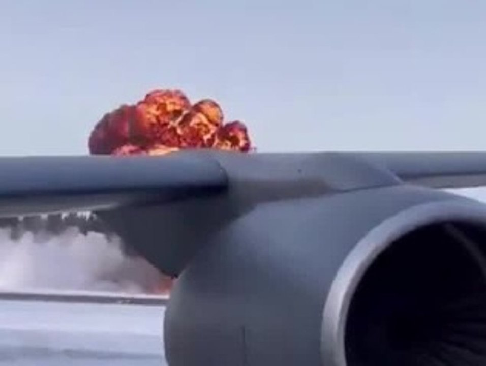 Unkontrollierter Fall: Kampfjet stürzt ab und explodiert