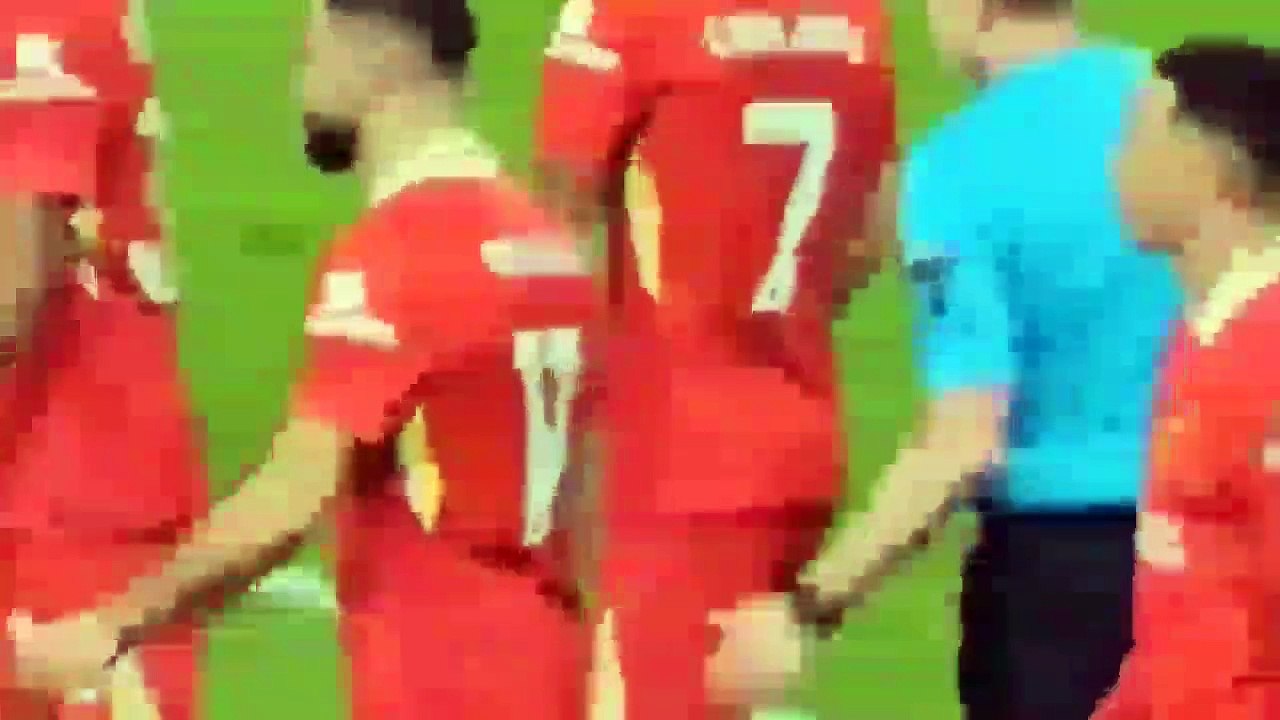 هدف محمد صلاح العالمي والتاريخي ولحظة بكاء مشجعة إيبسويتش تاون بعد هدف محمد صلاح العالمي والتاريخي