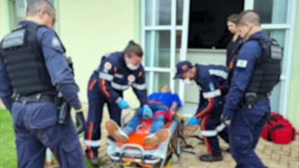 Equipes do Samu e GM atendem jovem no CAPS III