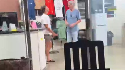 Heartfelt surprise: Girl returns early from Thailand and surprises her boyfriend