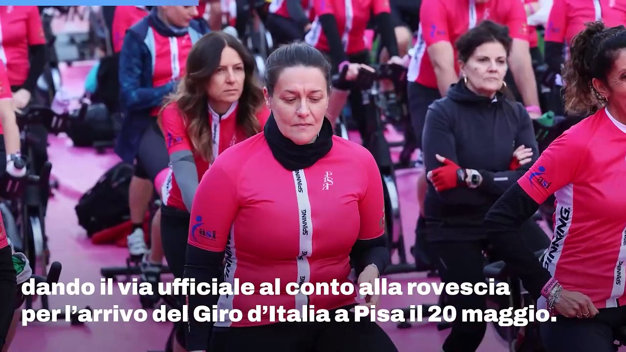 Video Pisa si tinge di rosa: al via il conto alla rovescia per il Giro d?Italia 2025