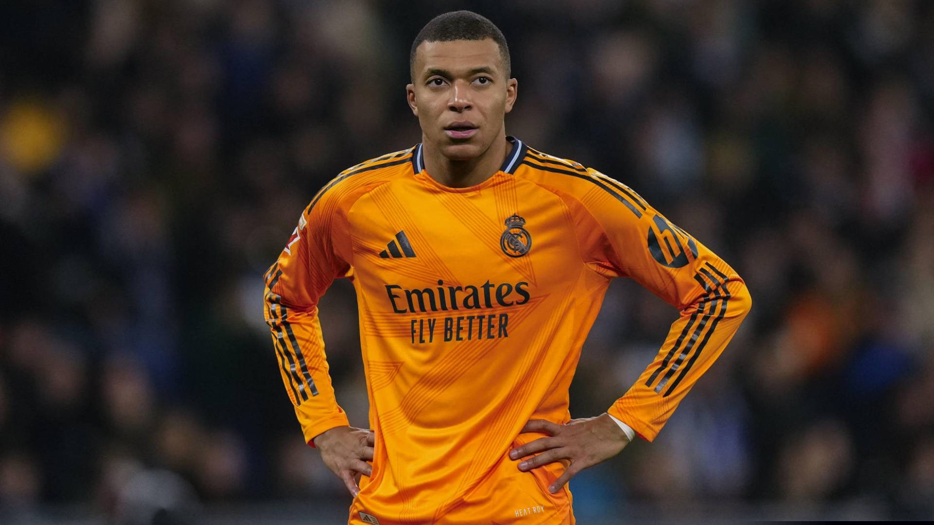 The Viral Reaction of a Young Real Madrid Fan Meeting Mbappé_v3.mp4